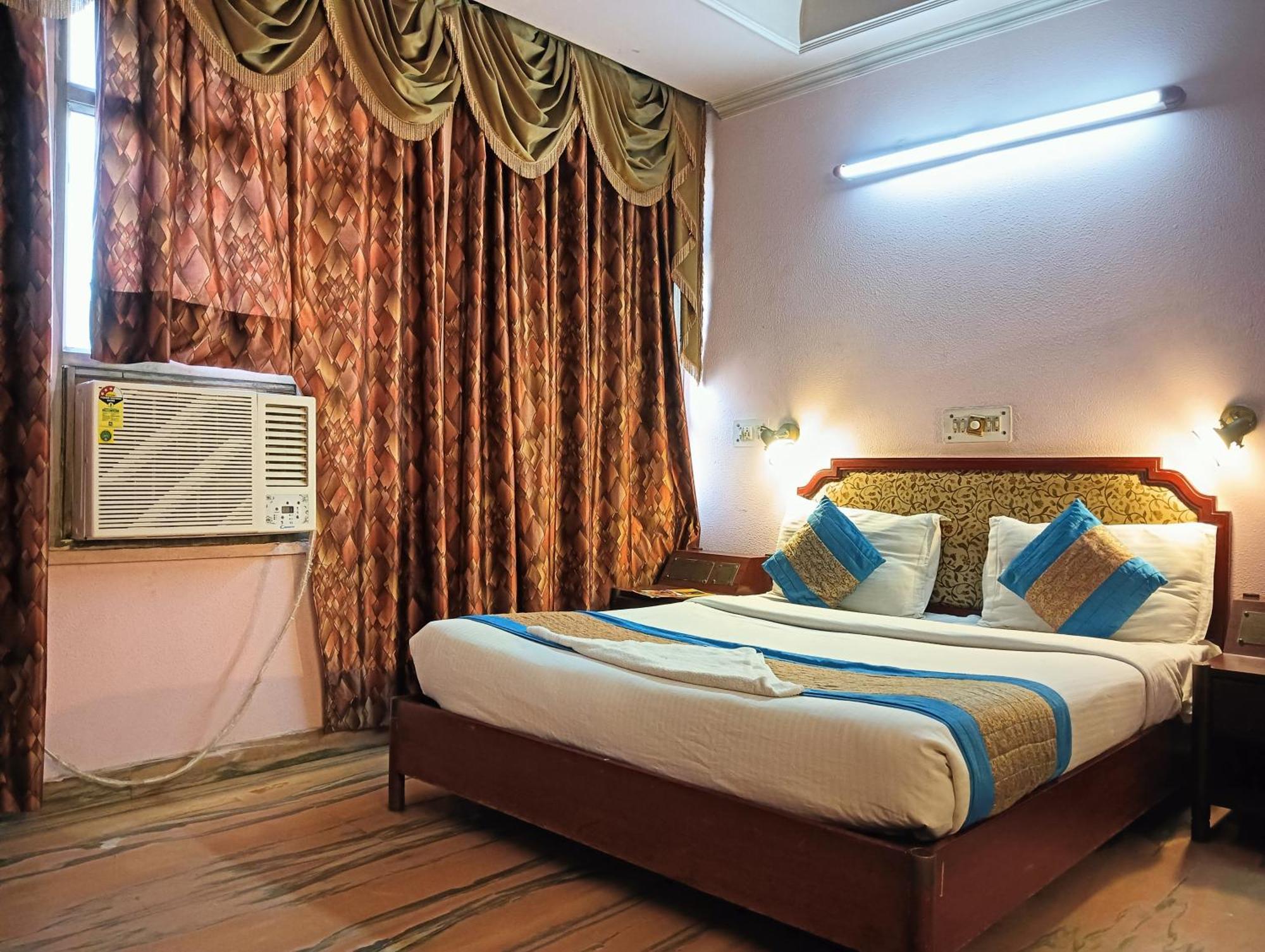 Classic Near Gaffar Market 3* New Delhi