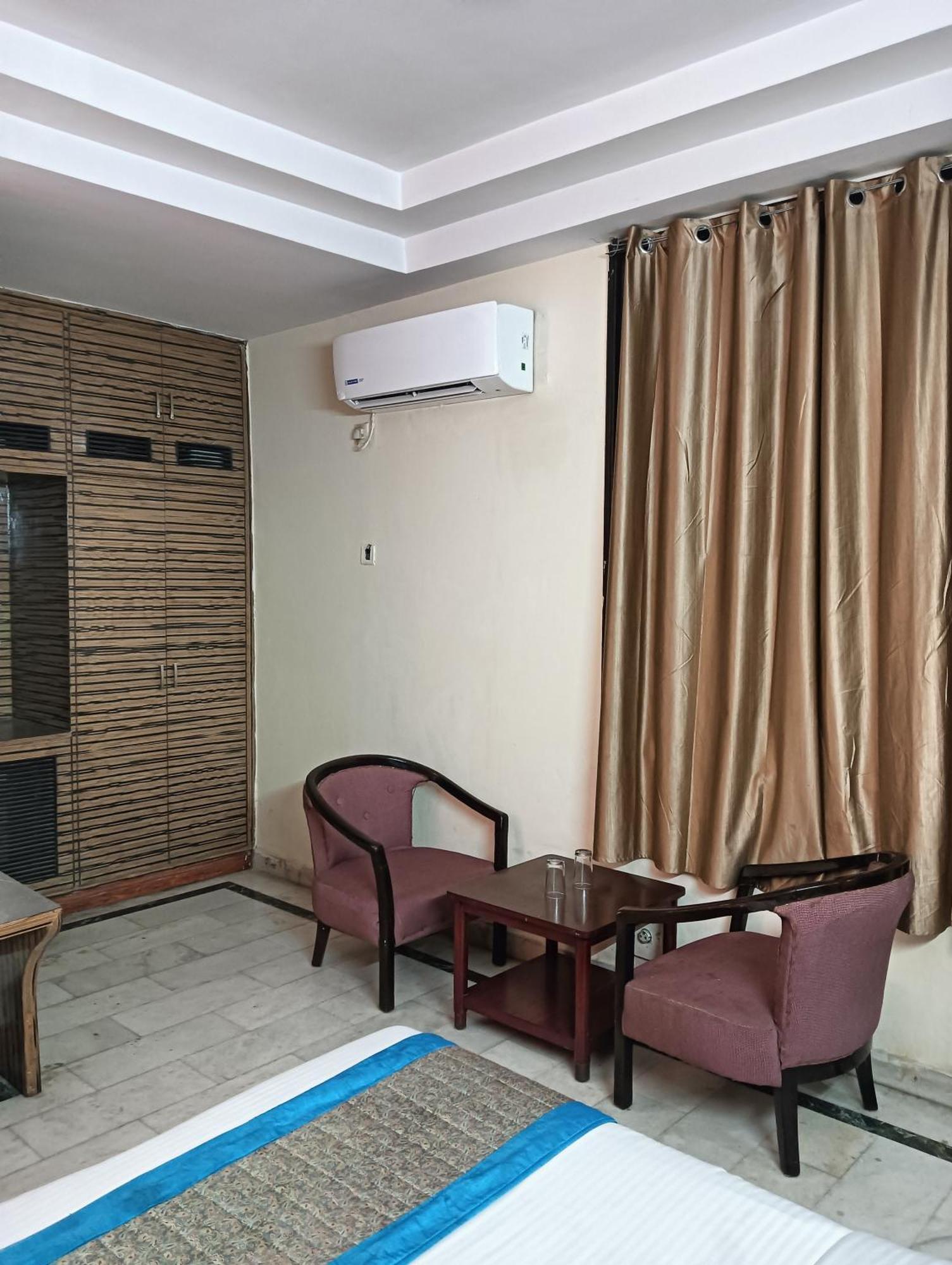 Classic Near Gaffar Market Hotel