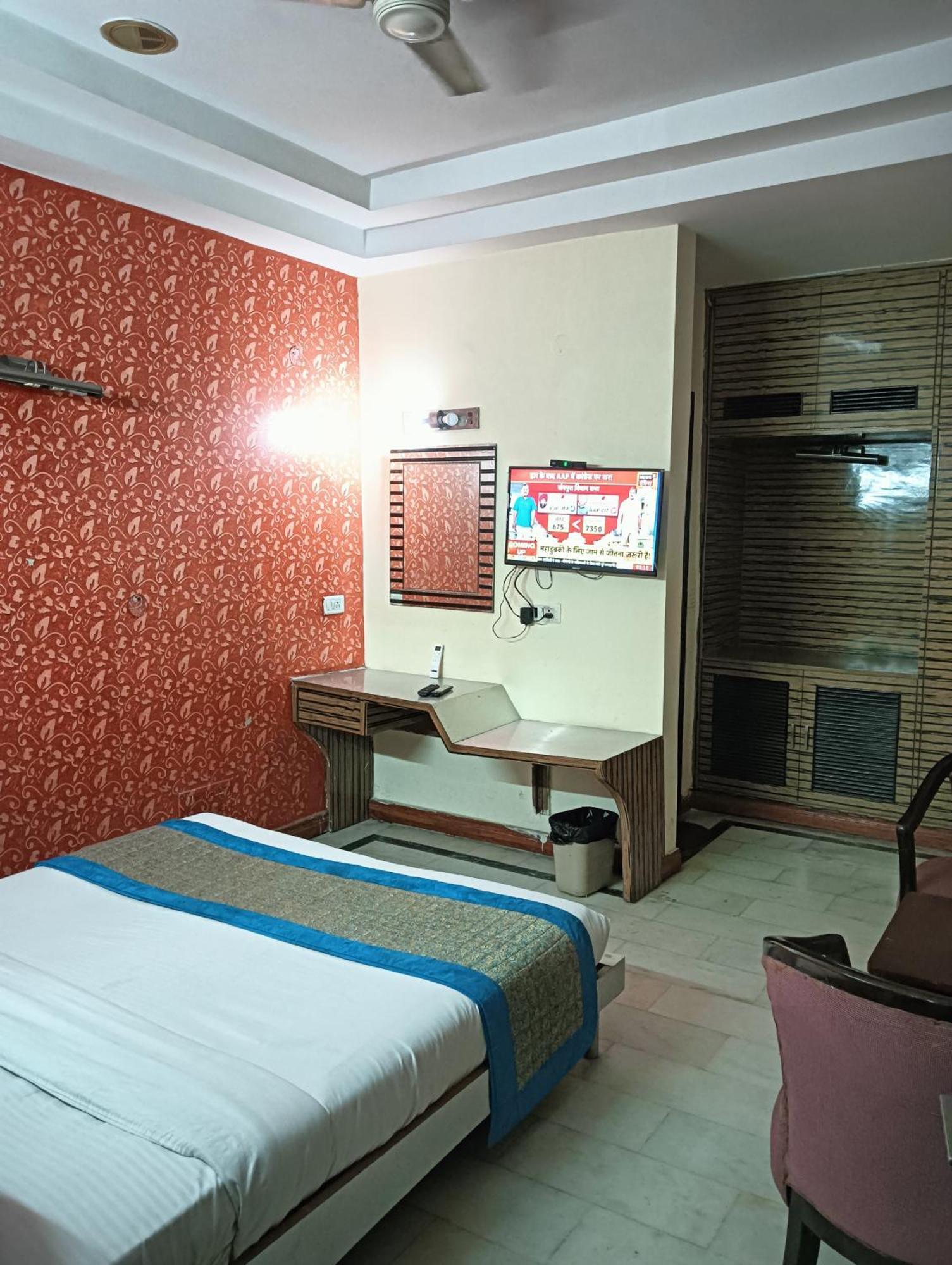 Hotel Classic Near Gaffar Market New Delhi