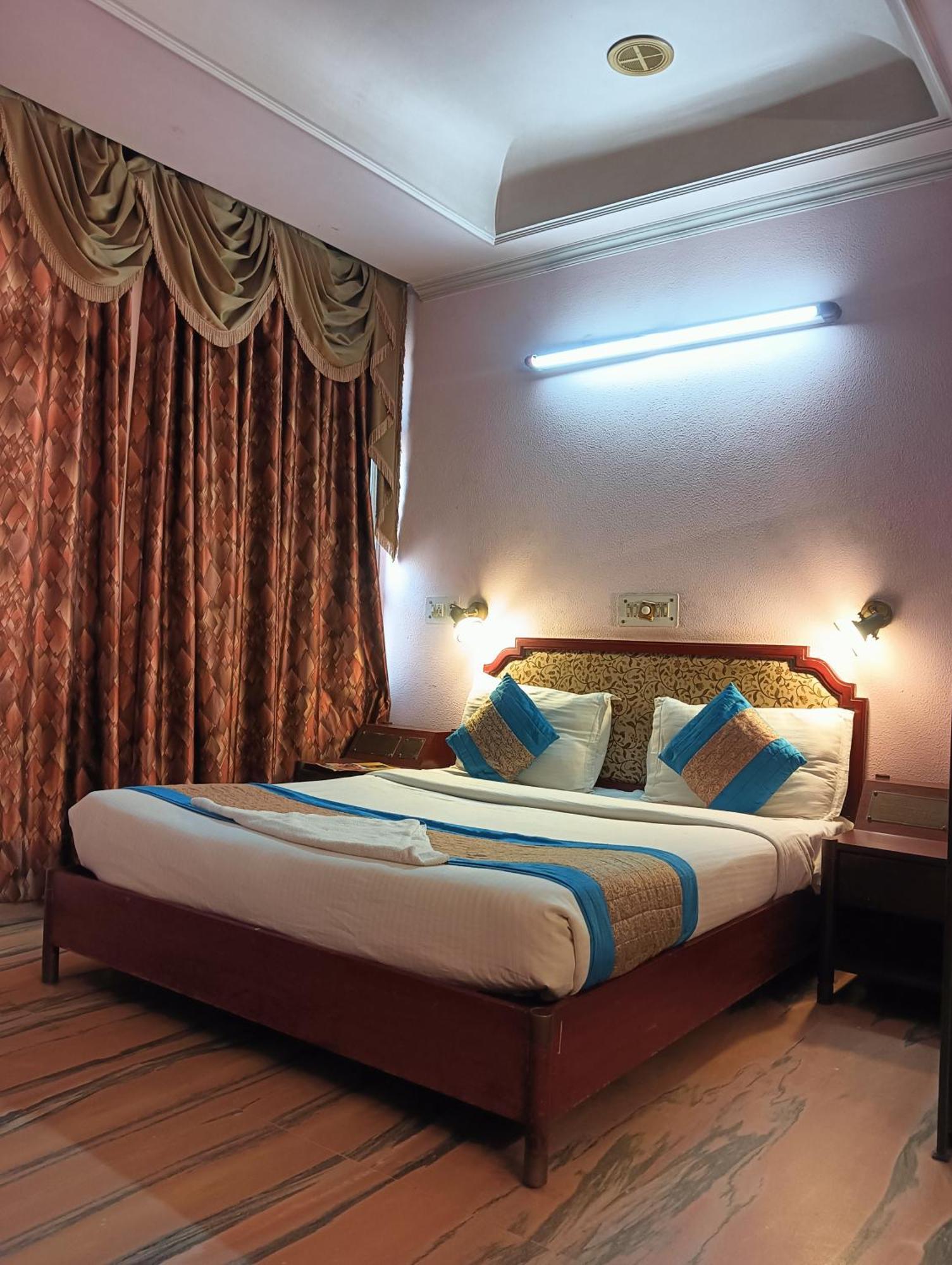 Classic Near Gaffar Market Hotel