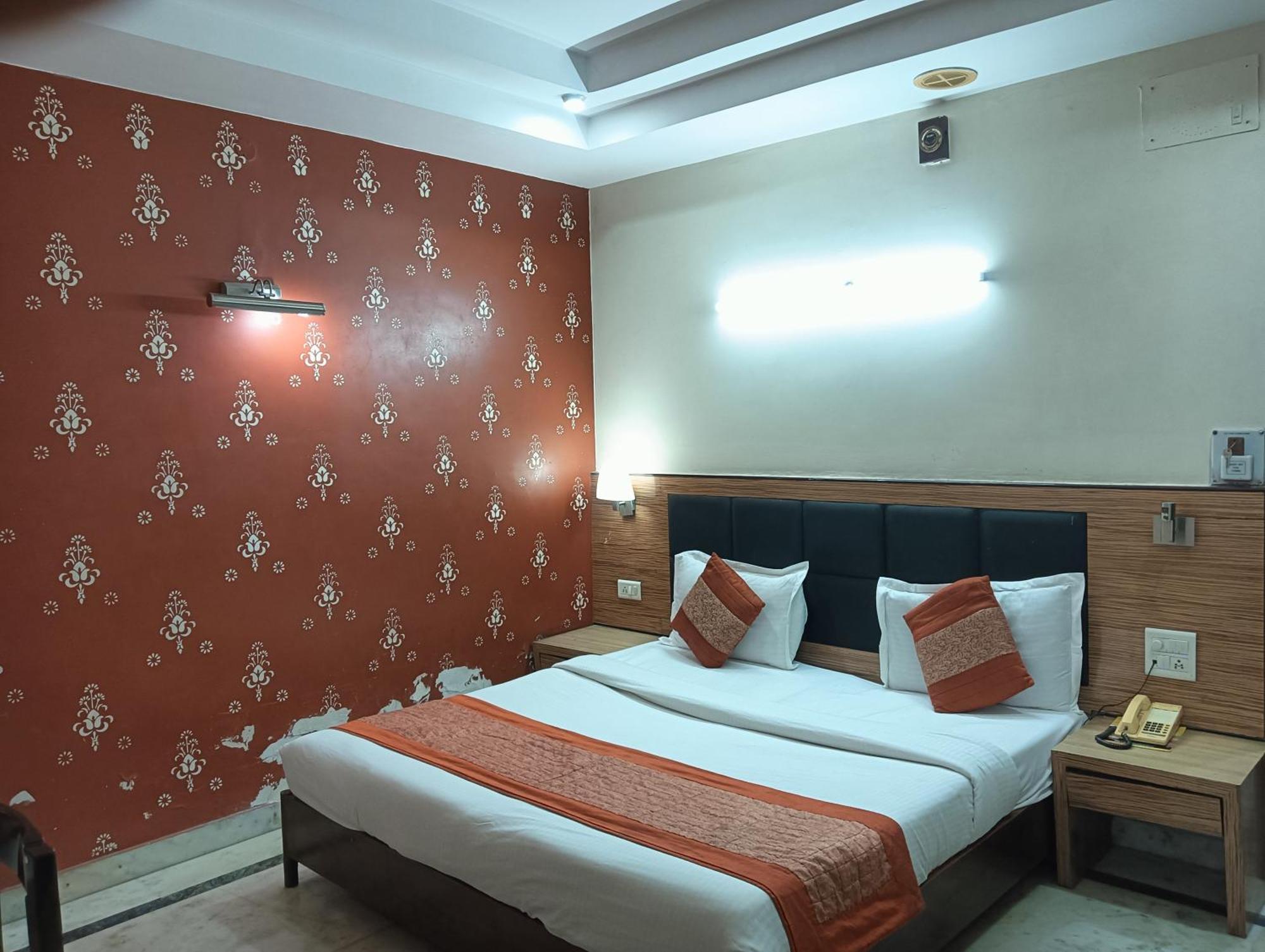 Classic Near Gaffar Market Hotel